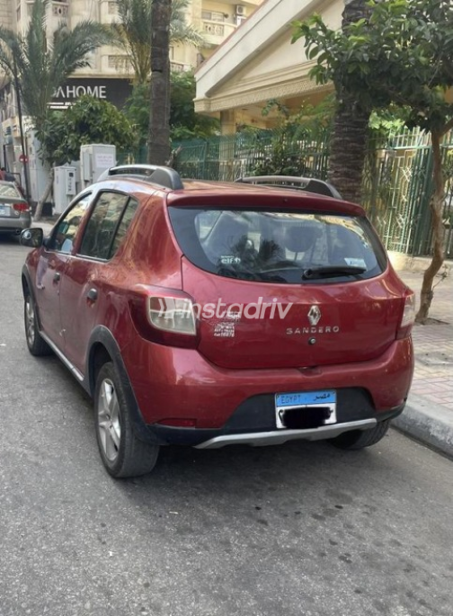 Renault Sandero Step Way 2017 White Automatic Used for Sale in Greater Cairo ( Cairo + Giza) - 4