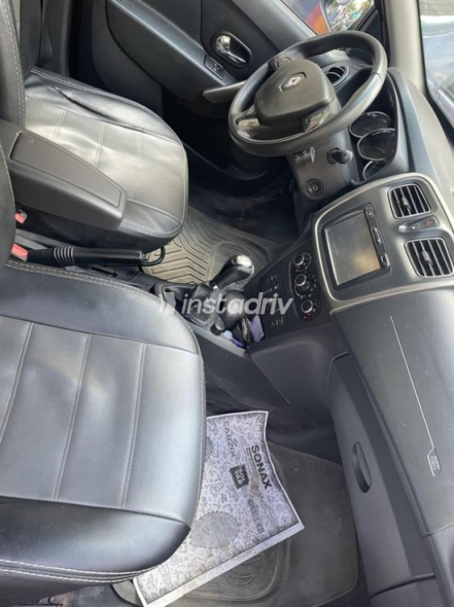 Renault Sandero Step Way 2017 White Automatic Used for Sale in Greater Cairo ( Cairo + Giza) - 6