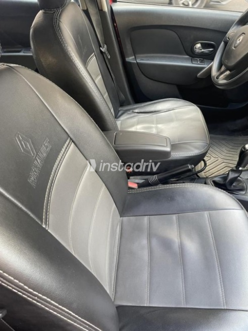 Renault Sandero Step Way 2017 White Automatic Used for Sale in Greater Cairo ( Cairo + Giza) - 7