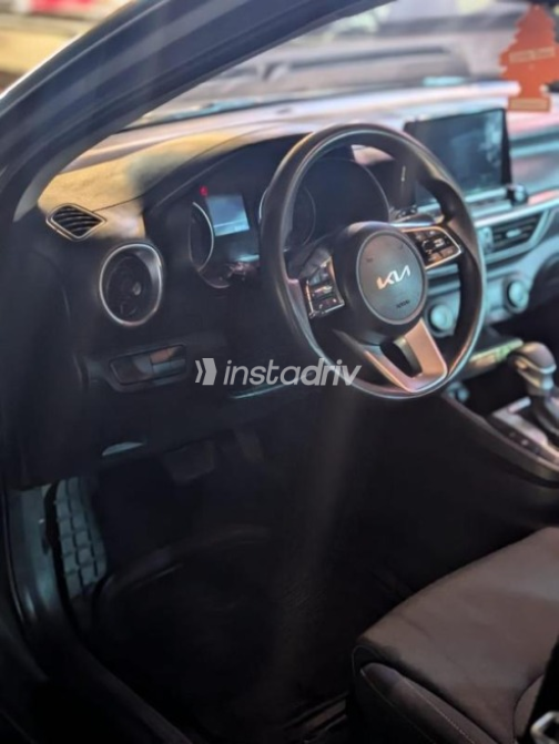 Kia Grand Cerato 2022 White Automatic Used for Sale in Greater Cairo ( Cairo + Giza) - 3