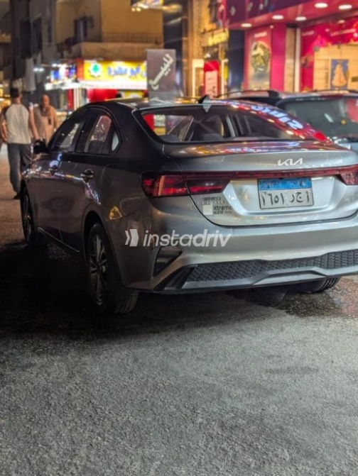 Kia Grand Cerato 2022 White Automatic Used for Sale in Greater Cairo ( Cairo + Giza) - 5