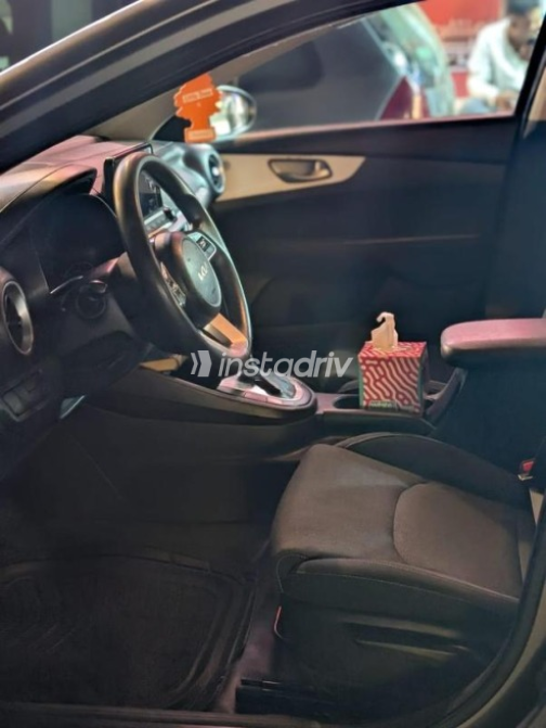Kia Grand Cerato 2022 White Automatic Used for Sale in Greater Cairo ( Cairo + Giza) - 6