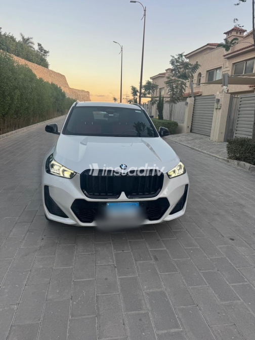 بي ام دبليو X1 2025 أبيض أوتوماتيك مستعملة للبيع في الإسكندرية - 2