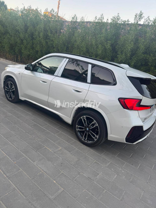 بي ام دبليو X1 2025 أبيض أوتوماتيك مستعملة للبيع في الإسكندرية - 3