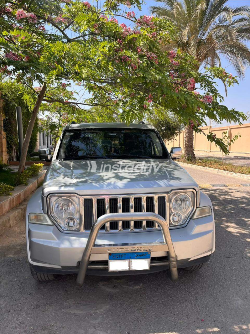 Jeep Cherokee 2011 Silver Automatic Used for Sale in Giza - 2