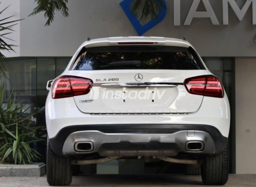 Mercedes GLA 200 2019 White Automatic Used for Sale in Cairo - 9