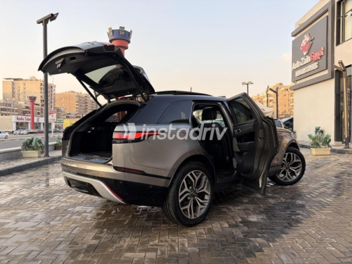 Land Rover Velar 2020 White Automatic Used for Sale in Greater Cairo ( Cairo + Giza) - 3