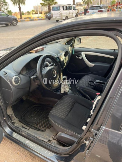 Renault Sandero 2014 Dark Gray Automatic Used for Sale in Dahab - 2