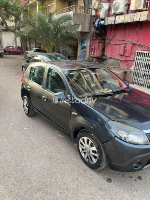 Renault Sandero 2014 Dark Gray Automatic Used for Sale in Dahab - 6