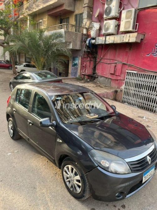 Renault Sandero 2014 Dark Gray Automatic Used for Sale in Dahab - 9