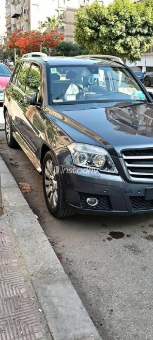 Mercedes GLK 300 2010 Dark Gray Automatic Used for Sale in Heliopolis - 1