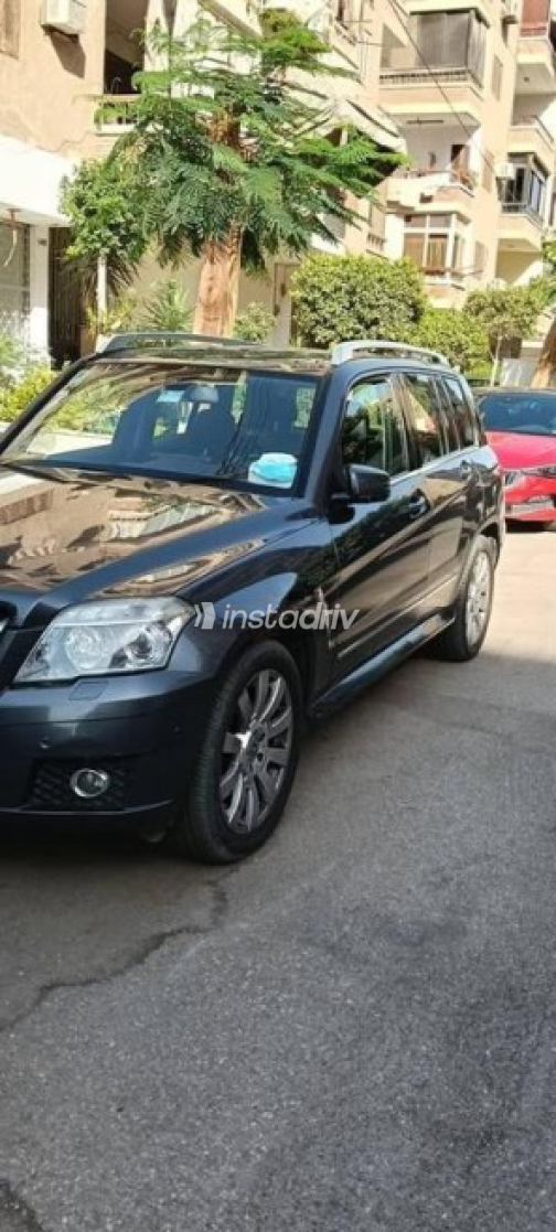 Mercedes GLK 300 2010 Dark Gray Automatic Used for Sale in Heliopolis - 2