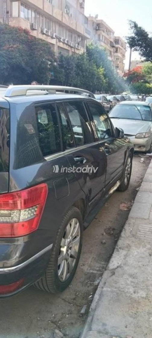 Mercedes GLK 300 2010 Dark Gray Automatic Used for Sale in Heliopolis - 4