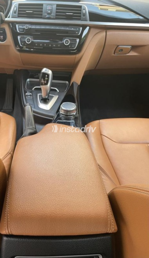 BMW 318 2019 Dark Blue Automatic Used for Sale in Cairo - 7
