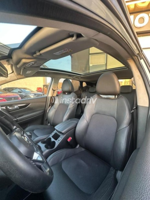 Nissan Qashqai 2020 White Automatic Used for Sale in Nasr city - 4