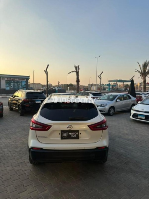 Nissan Qashqai 2020 White Automatic Used for Sale in Nasr city - 9