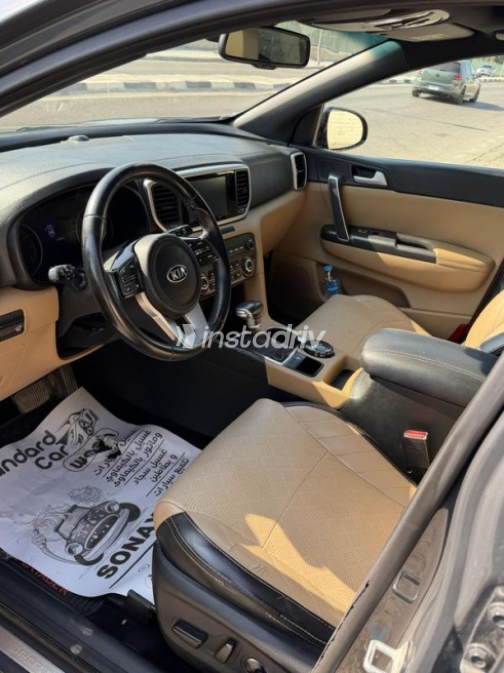 كيا سبورتاج 2019 رمادي أوتوماتيك مستعملة للبيع في الإسماعيلية - 2
