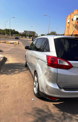 Ford C-Max 2017 Silver Automatic Used for Sale in Sheikh Zayed City