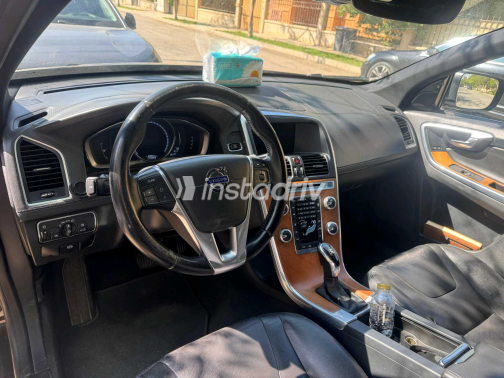 Volvo XC60 2016 Black Automatic Used for Sale in Giza - 4