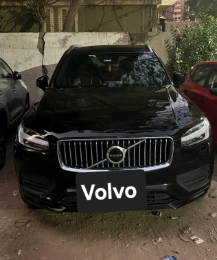 فولفو XC90 2021 أسود أوتوماتيك مستعملة للبيع في القاهرة