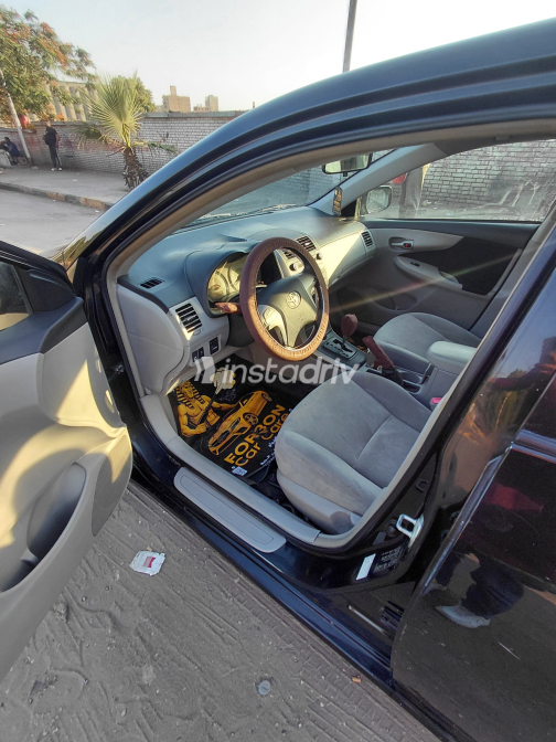Toyota Corolla 2012 Black Automatic Used for Sale in Imbaba - 2