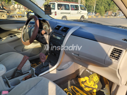 Toyota Corolla 2012 Black Automatic Used for Sale in Imbaba - 7