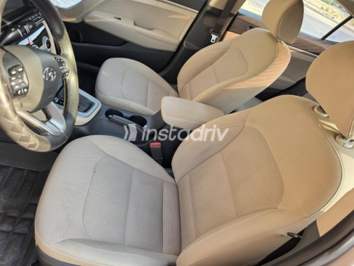 Hyundai Elantra AD 2020 Silver Automatic Used for Sale in Cairo - 9