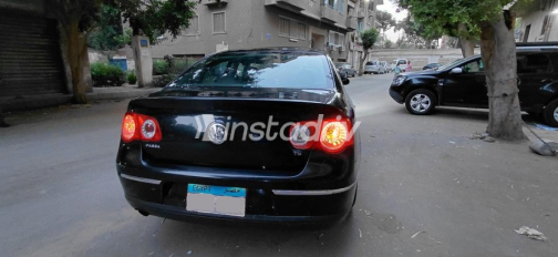 Volkswagen Passat 2011 Black Automatic Used for Sale in El Haram - 7