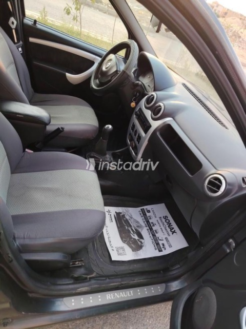 Renault Logan 2011 Gray Manual Used for Sale in Cairo - 1