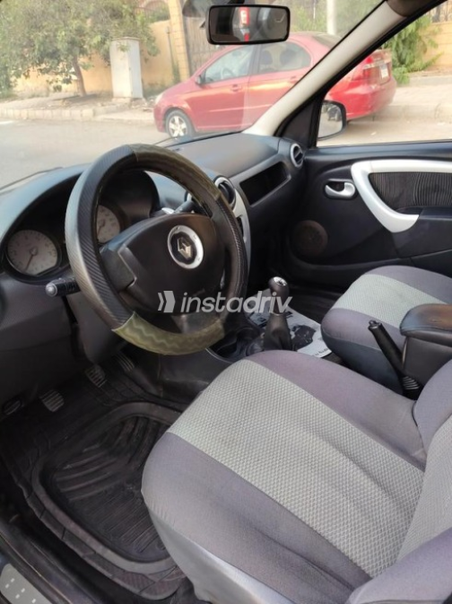 Renault Logan 2011 Gray Manual Used for Sale in Cairo - 3