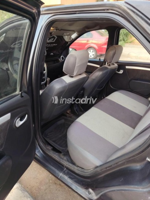 Renault Logan 2011 Gray Manual Used for Sale in Cairo - 5