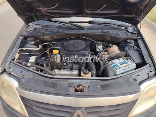Renault Logan 2011 Gray Manual Used for Sale in Cairo - 8