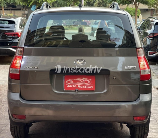 Hyundai Matrix 2010 Brown Manual Used for Sale in Cairo - 4