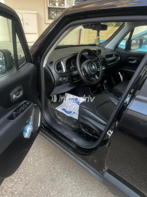 Jeep Renegade 2021 Black Automatic Used for Sale in Cairo - 4