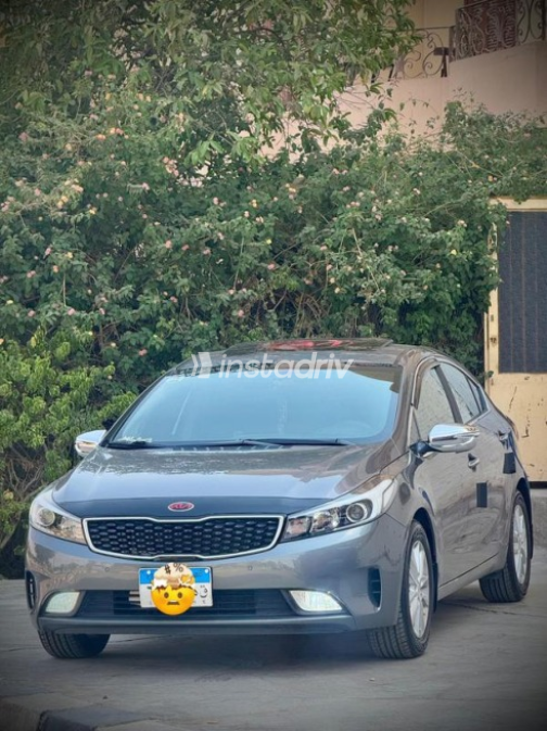 Kia Cerato 2017 White Automatic Used for Sale in Greater Cairo ( Cairo + Giza) - 1