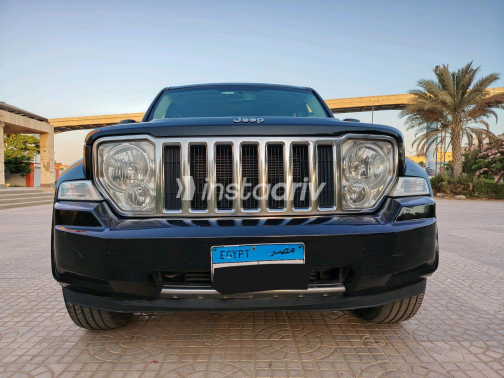 Jeep Cherokee 2010 Black Automatic Used for Sale in Giza - 4