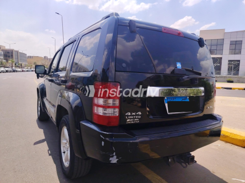 Jeep Cherokee 2010 Black Automatic Used for Sale in Giza - 9
