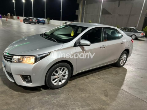 Toyota Corolla 2016 Silver Automatic Used for Sale in Giza - 1