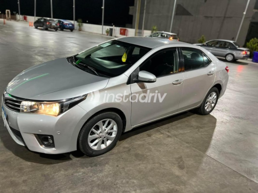 Toyota Corolla 2016 Silver Automatic Used for Sale in Giza - 6
