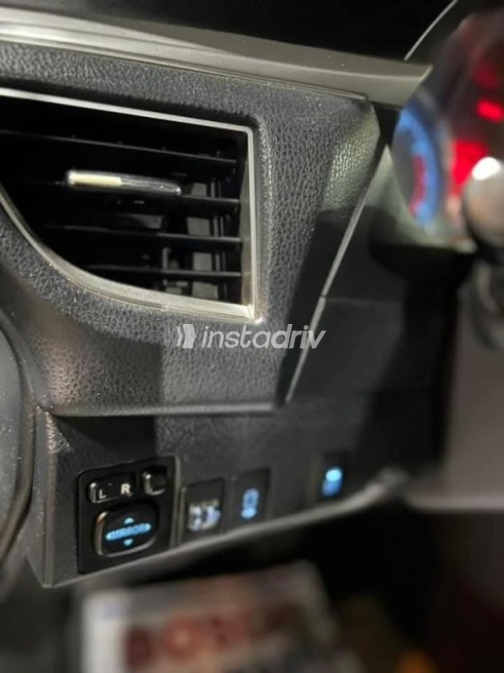 Toyota Corolla 2016 Silver Automatic Used for Sale in Giza - 7