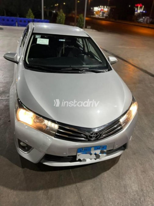 Toyota Corolla 2016 Silver Automatic Used for Sale in Giza - 8