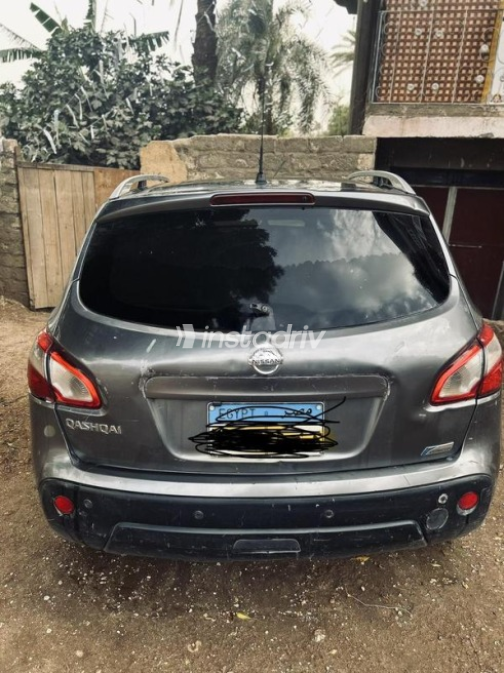 Nissan Qashqai 2012 Gray Automatic Used for Sale in Sohag - 2