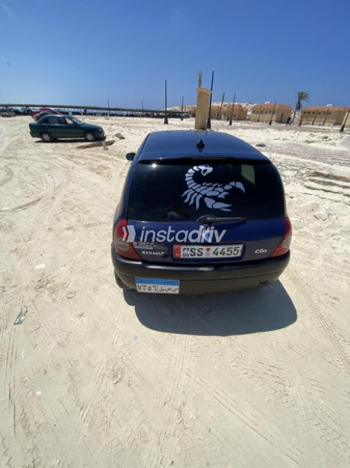 Renault Clio 2002 Dark Blue Manual Used for Sale in Alexandria - 2