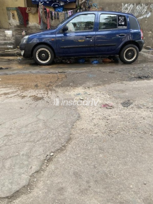 Renault Clio 2002 Dark Blue Manual Used for Sale in Alexandria - 4