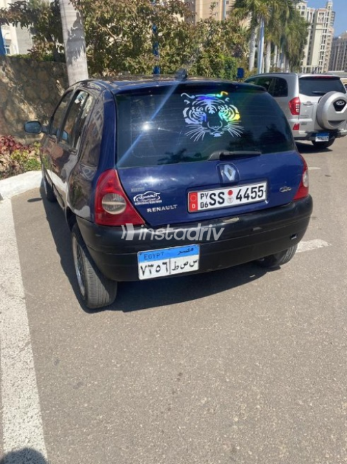 Renault Clio 2002 Dark Blue Manual Used for Sale in Alexandria - 8