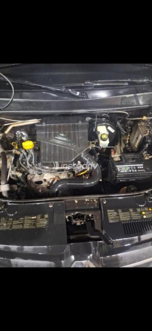 Renault Logan 2015 Black Manual Used for Sale in Kafr el-Dawwar - 3