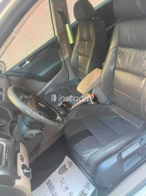 Volkswagen Golf 6 2010 Gray Automatic Used for Sale in Suez  - 9