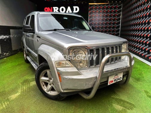 Jeep Cherokee 2012 Silver Automatic Used for Sale in Nasr city - 3