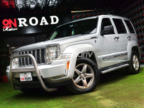 Jeep Cherokee 2012 Silver Automatic Used for Sale in Nasr city - 6