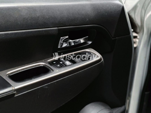 Jeep Cherokee 2012 Silver Automatic Used for Sale in Nasr city - 7